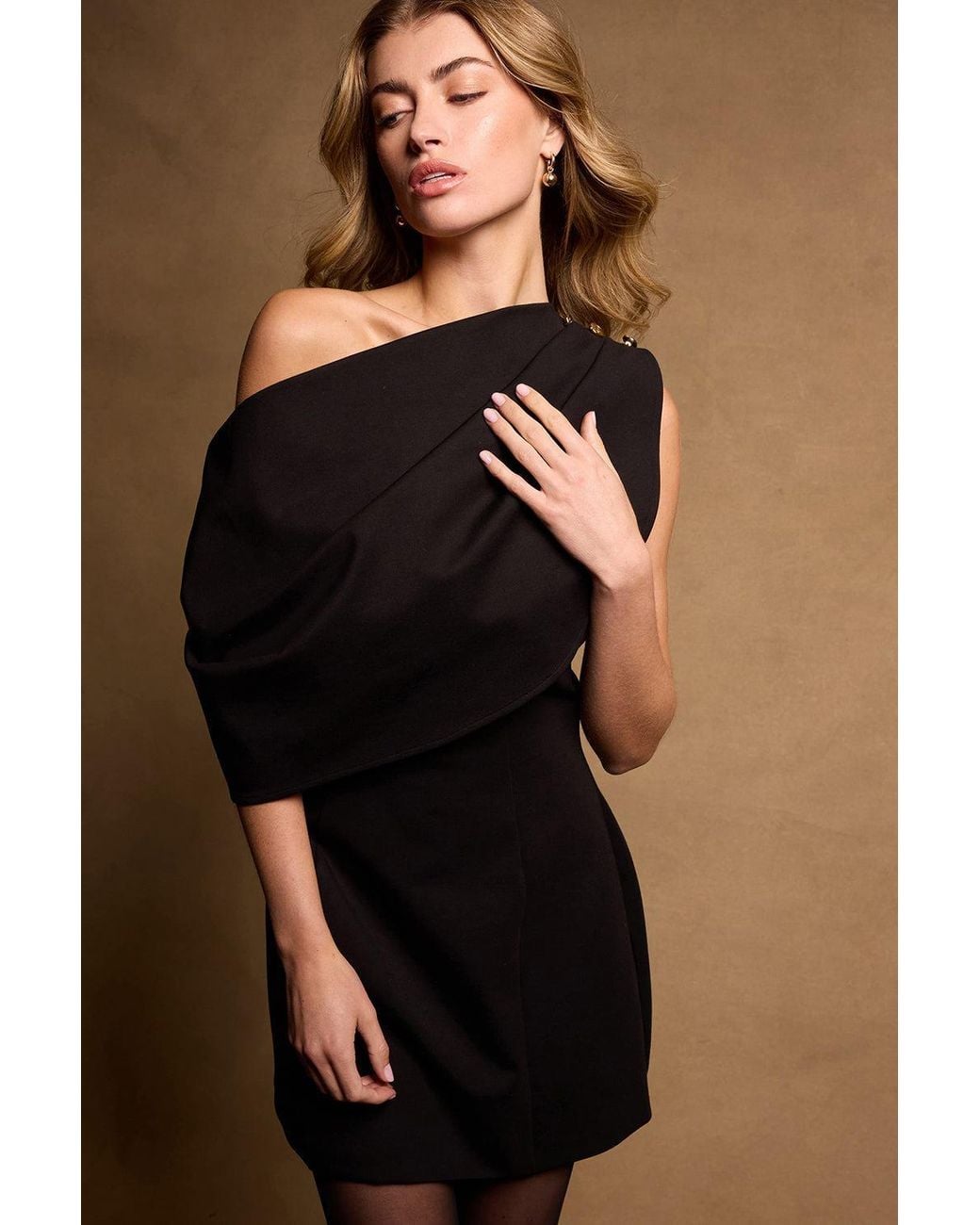 Zetaye Black Cassidy Cape