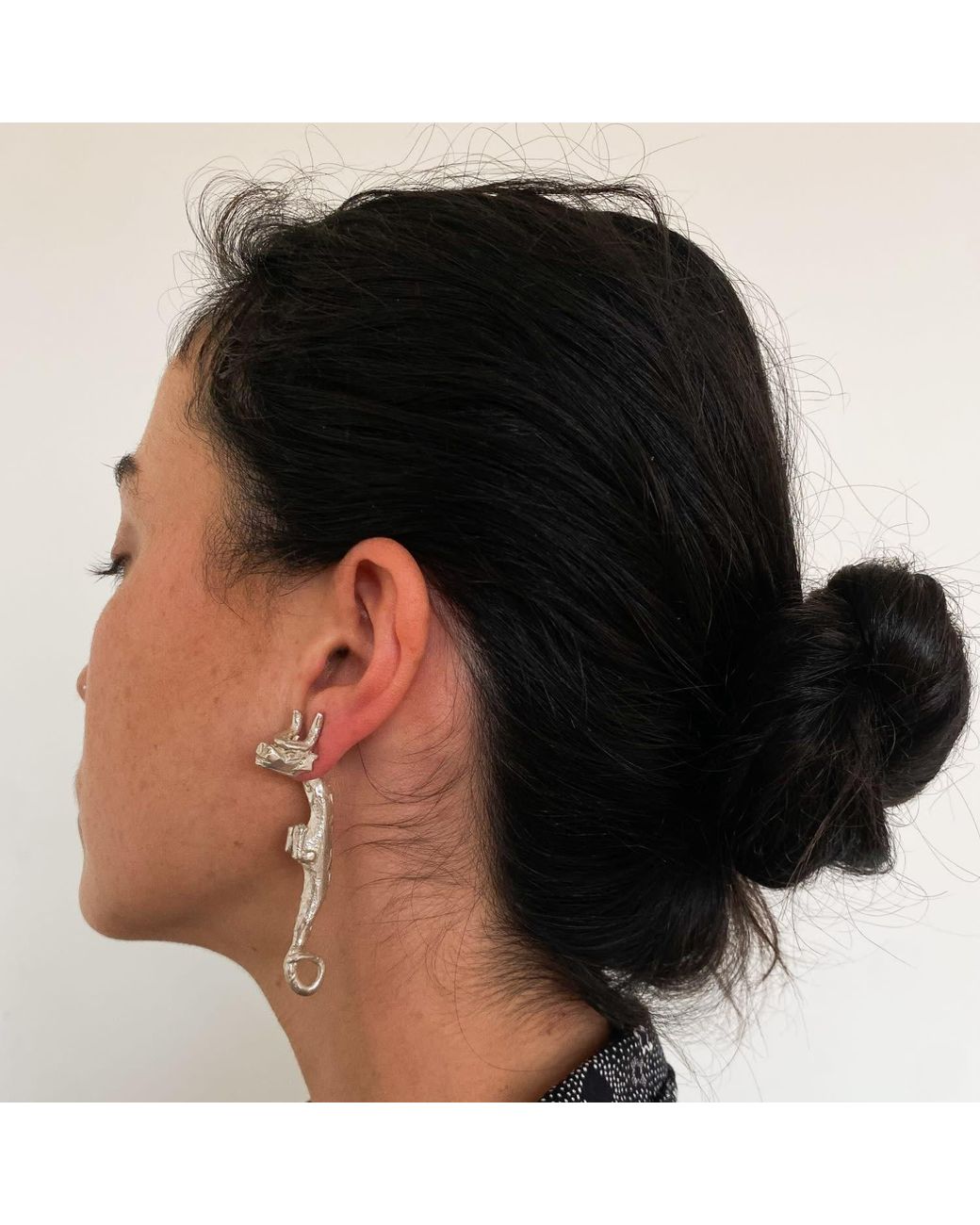 Raxada Metallic Cuélebres Earrings