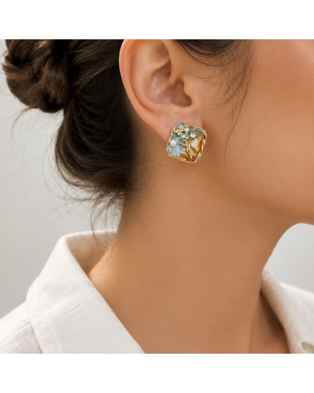 Nuvv Collection Metallic Neutrals Floral Pearl Square Stud Earring