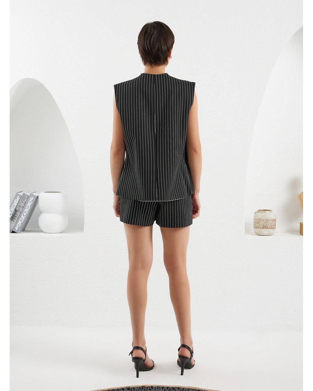Lumina Eligma Black The Yacht Vest