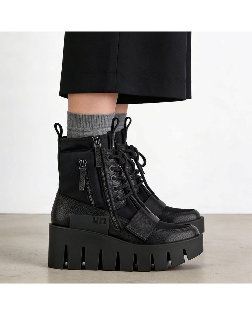 United Nude Black Grip Combat Lo
