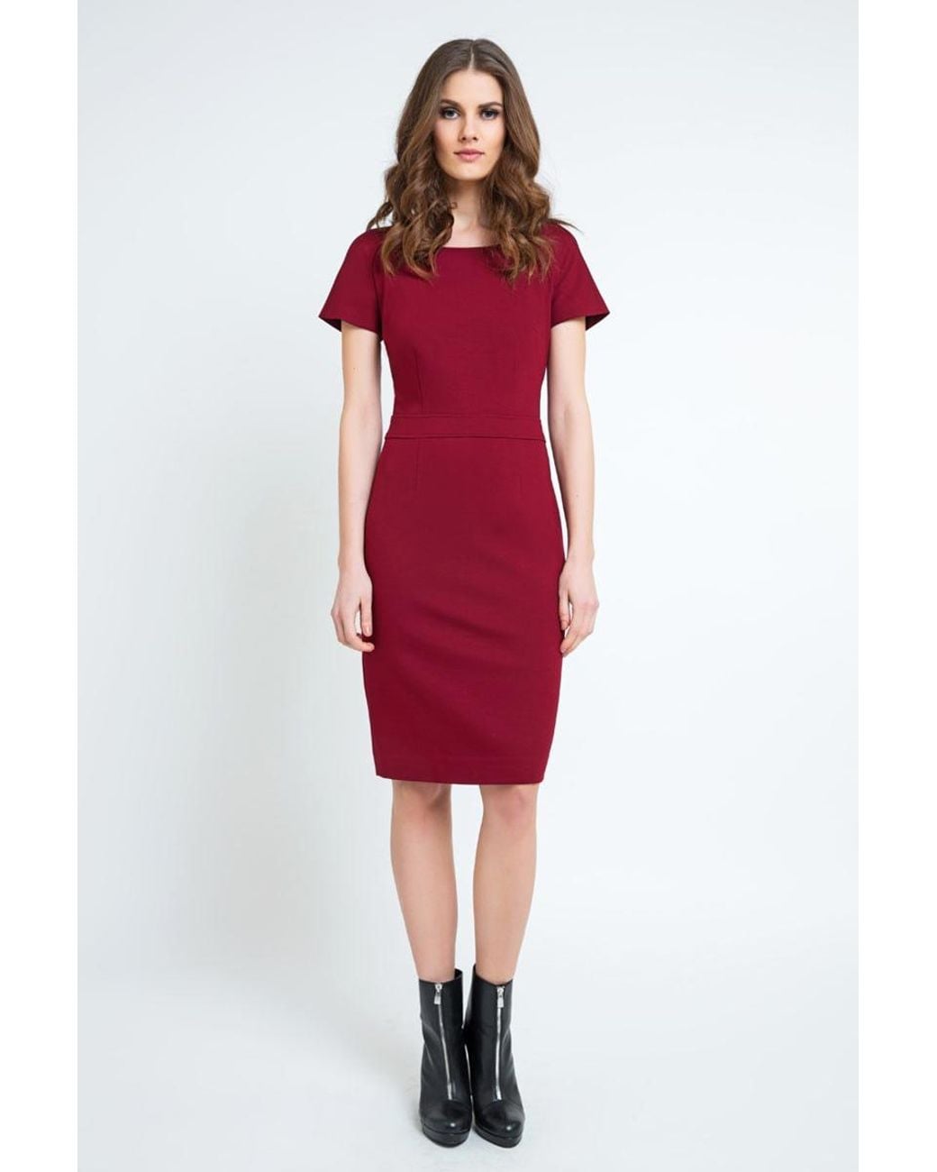Conquista Red Burgundy Fitted Cap Sleeve Dress
