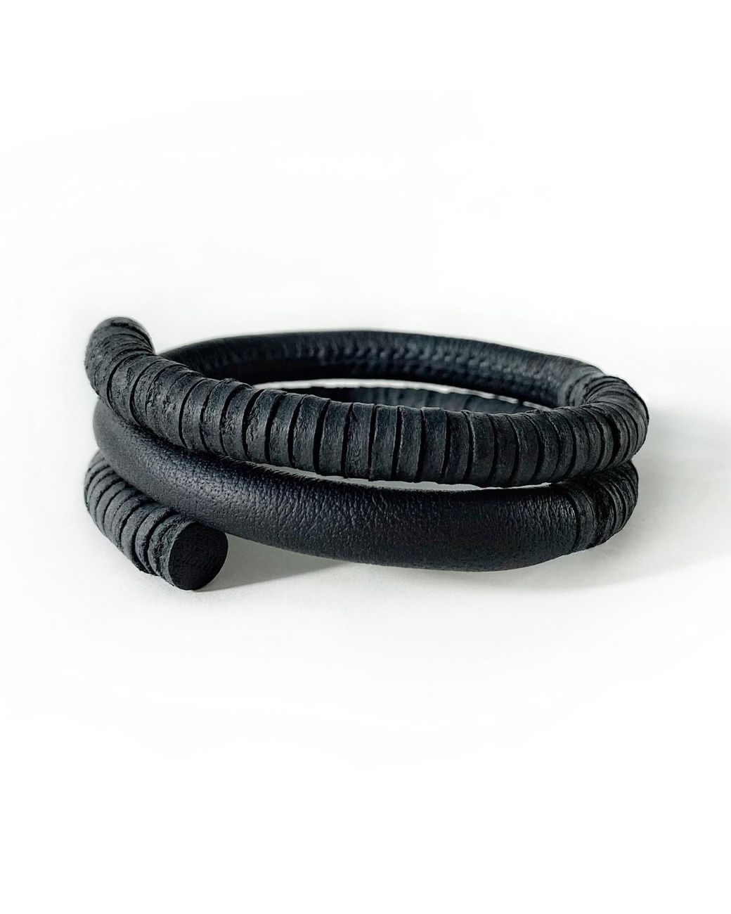 WAIWAI Black Coil Combo Leather Bracelet for men