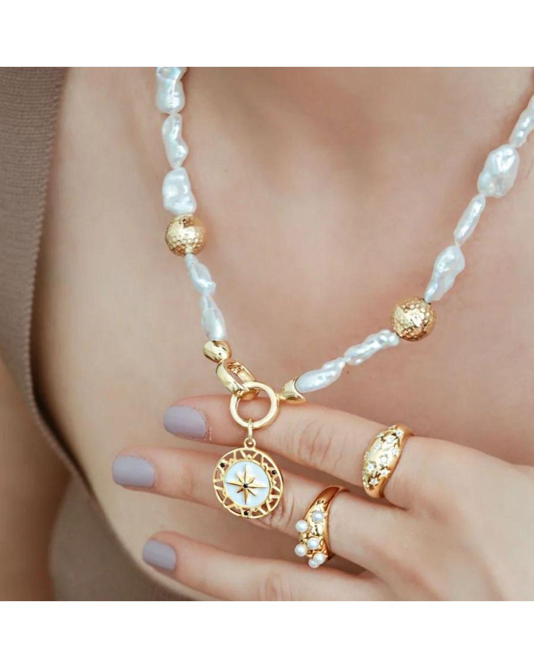 LINYA JEWELLERY Metallic Pole Star Locket Pearl Necklace