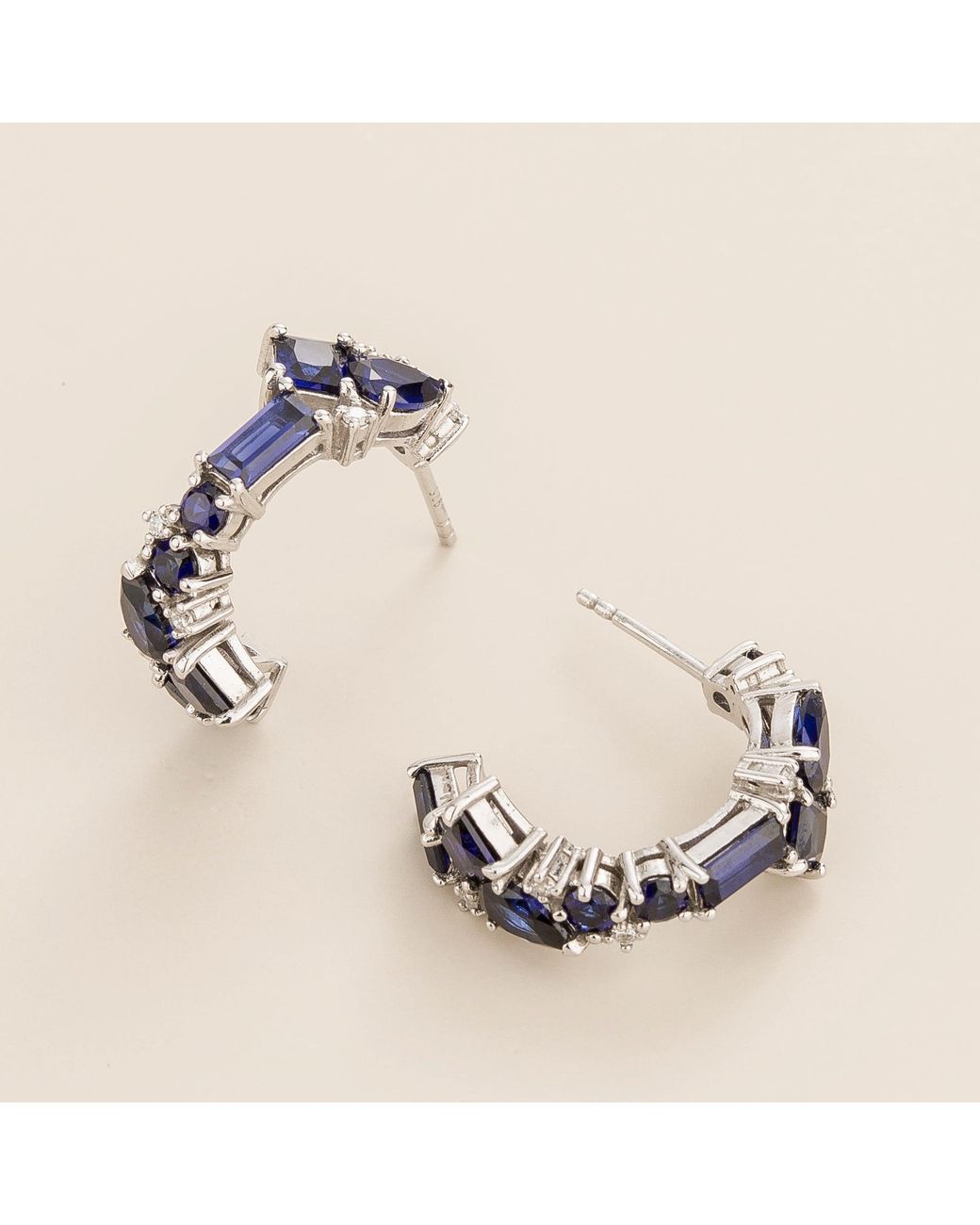 Juvetti Metallic Lanna Sapphire And Diamond Medium Hoop Earrings