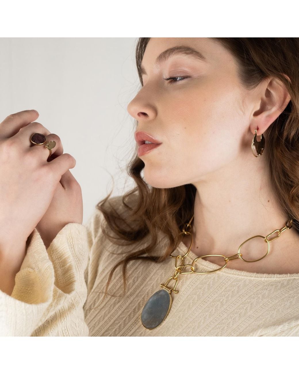 Rare Matters Jewelry Metallic Luxe Oval Labradorite Pendant Chain Necklace