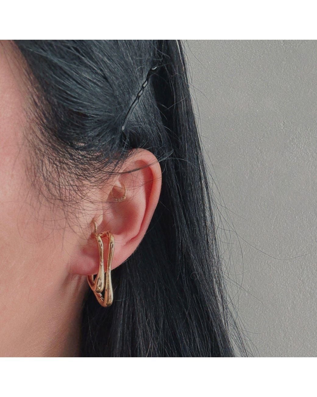 IN CAUDA VENENUM Metallic Himiko Ear Cuff