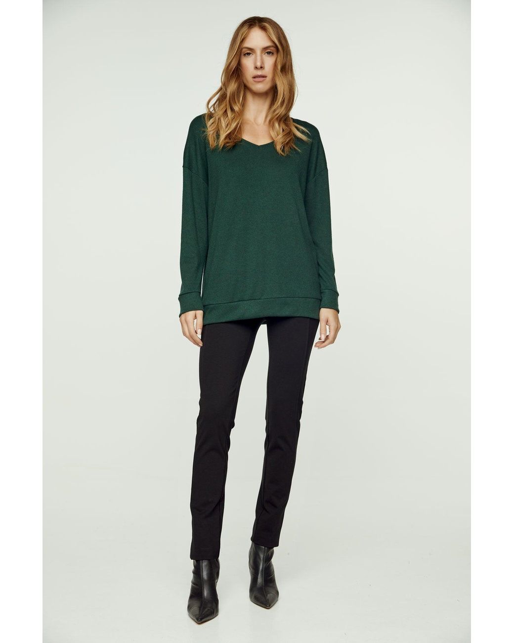 Conquista Green Dark V Neck Knit Top