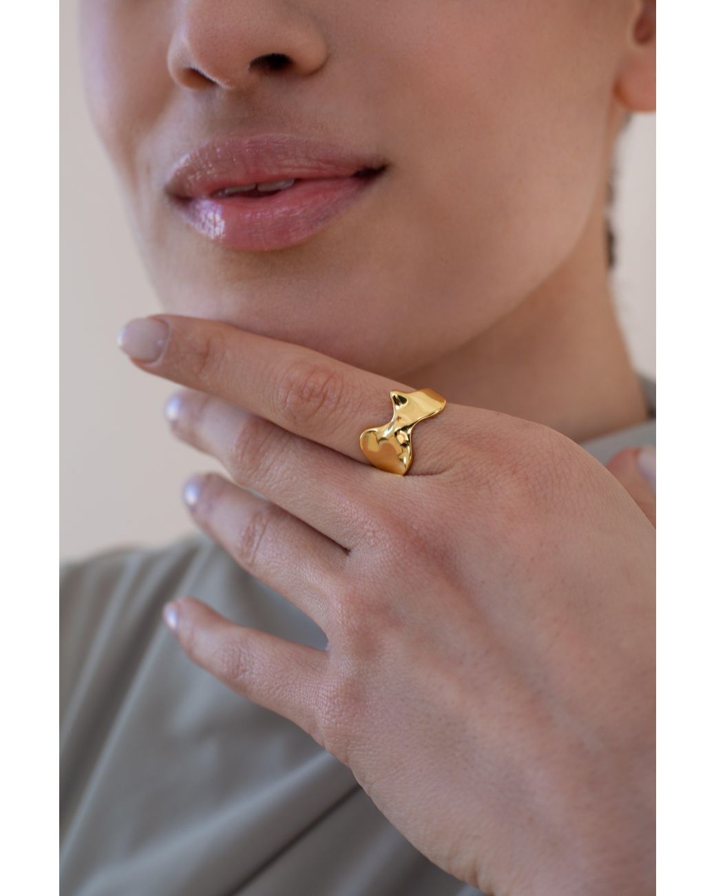 Zynnia Collective Metallic Fluid Ring