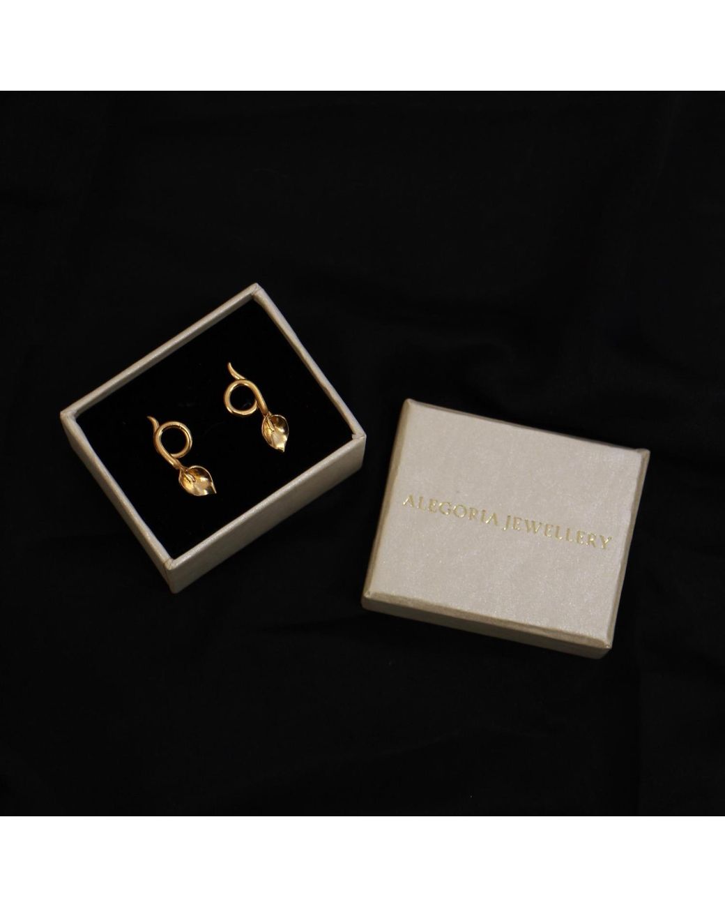 Agora Jewellery Metallic Calla Earrings