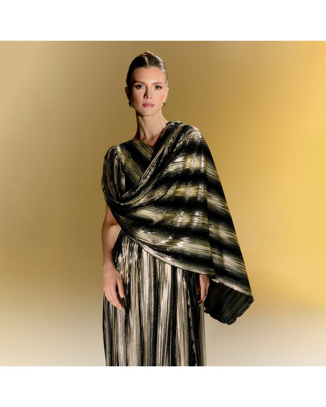 Nur Karaata Metallic New Baglioni Gown