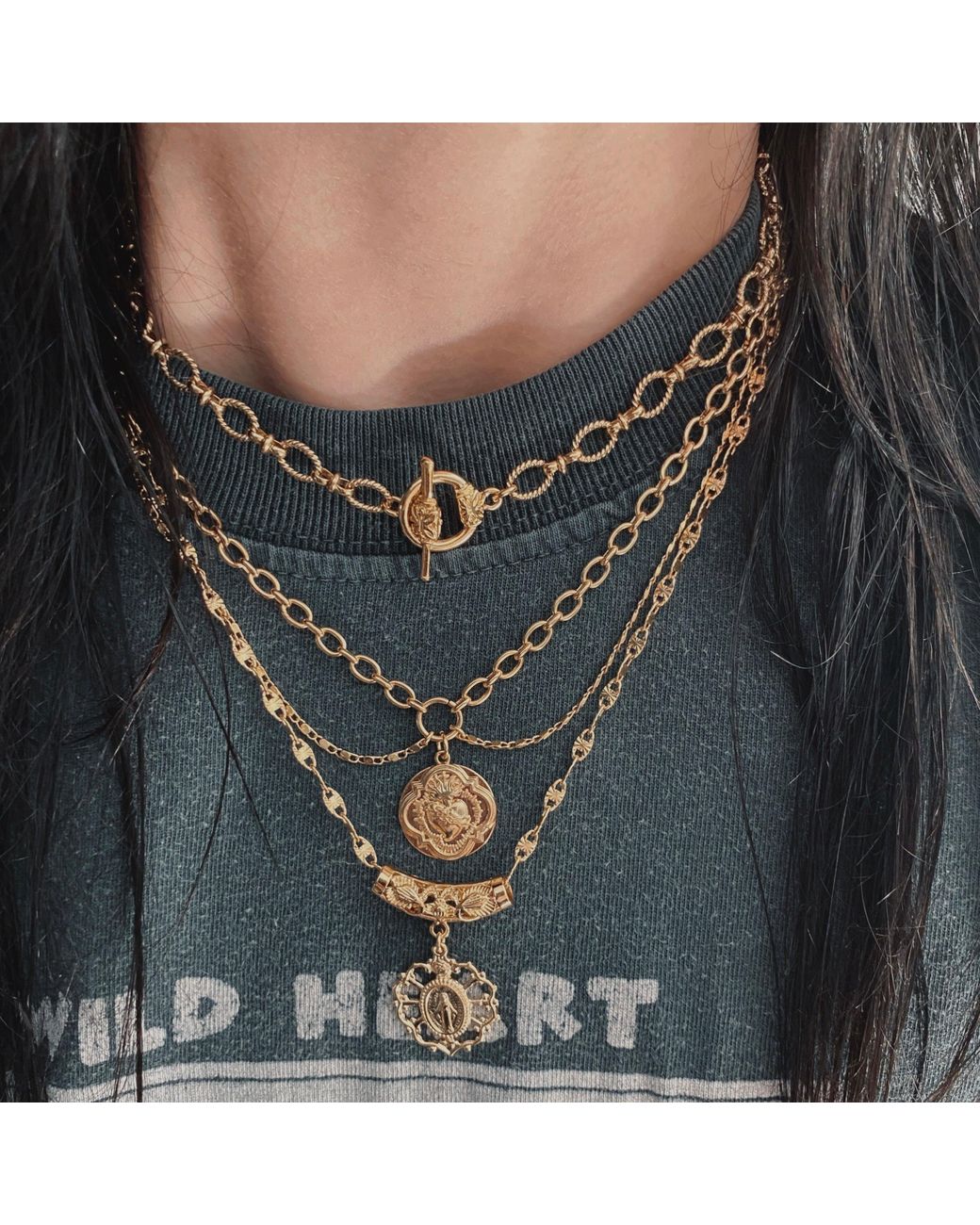 IN CAUDA VENENUM Metallic Immaculate Necklace