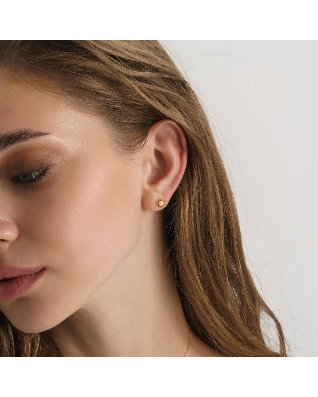 Elk & Bloom Metallic Flower Pearl Floral Earrings