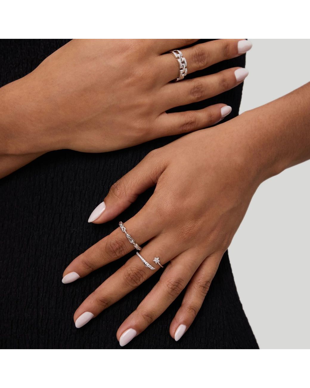 Vanhi White Noa Link Ring