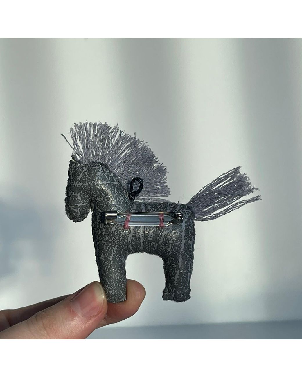 VETKA Gray Horse Brooch – Ash Horse