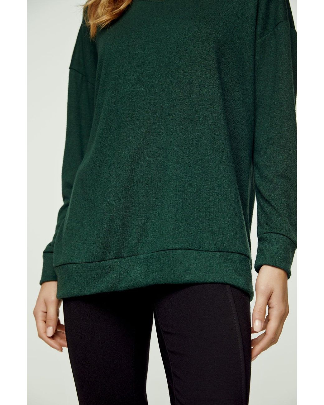 Conquista Green Dark V Neck Knit Top