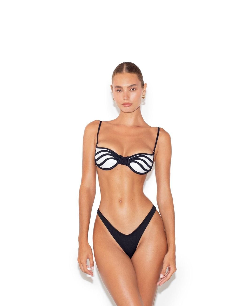 GOD SAVES QUEENS Black Allure Pearl Top
