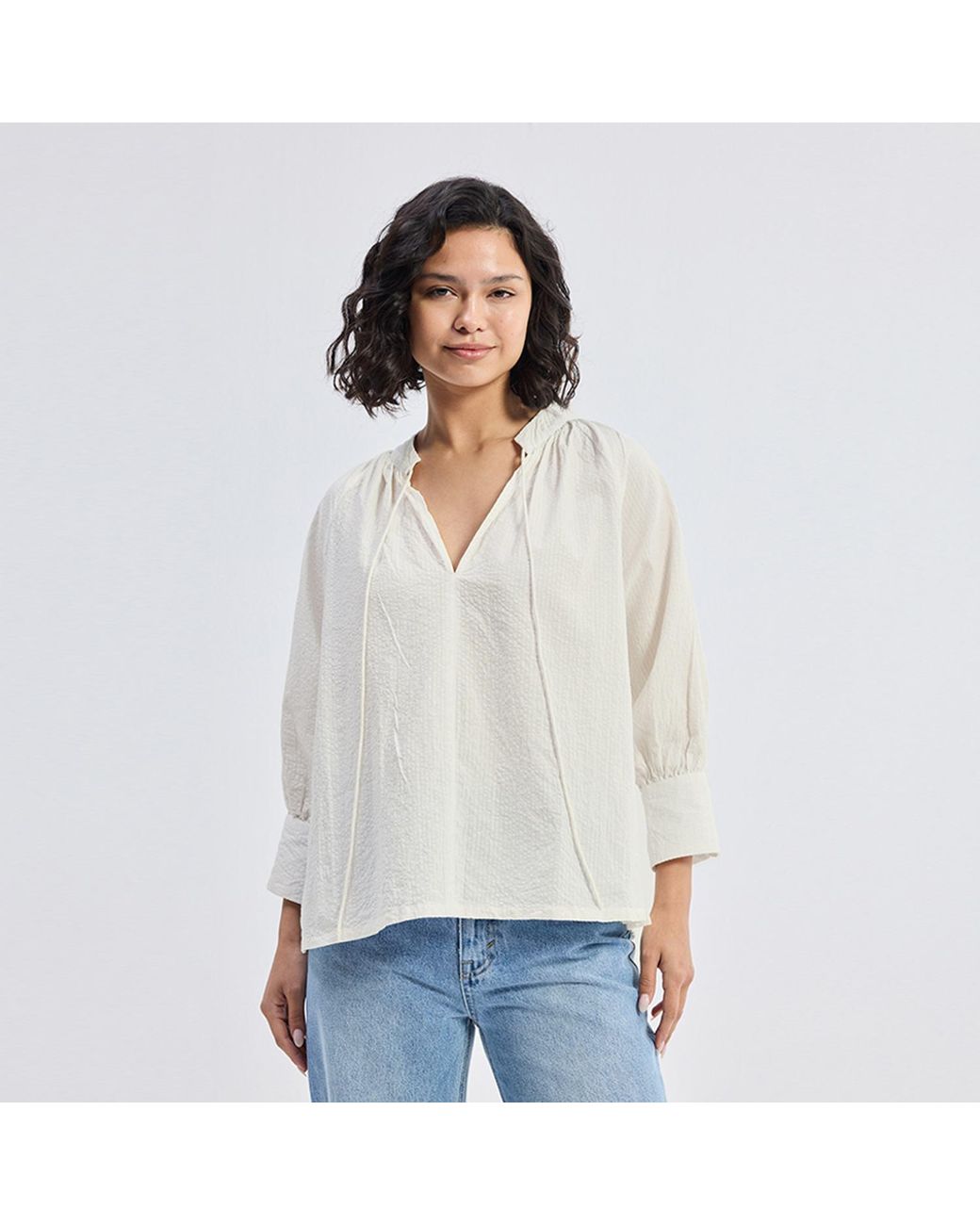 REISTOR White Relaxed Fit Top With Front-Tie