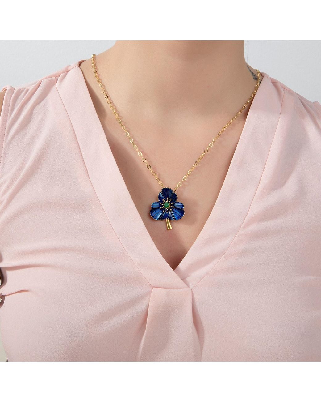 Milou Jewelry Blue Three-Leafed Clover Necklace