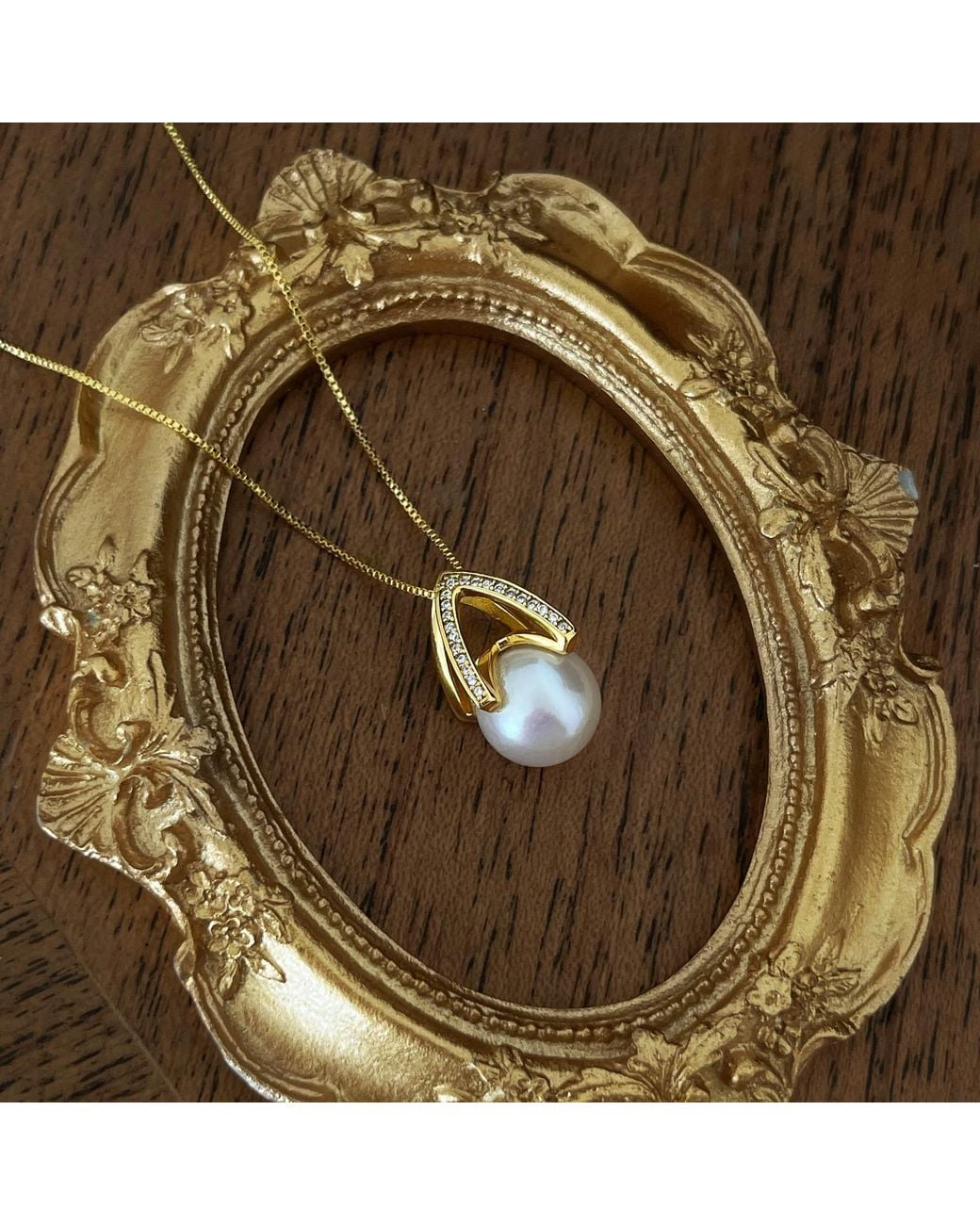 Ninemoo Metallic Arché Pearl Necklace