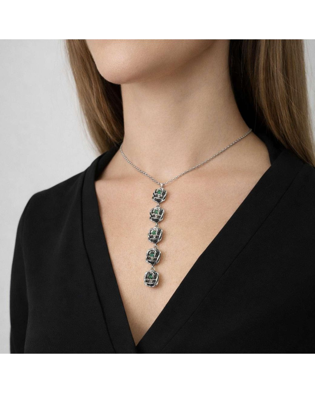 Unaloe Metallic Five Emerald Rose Drop Necklace