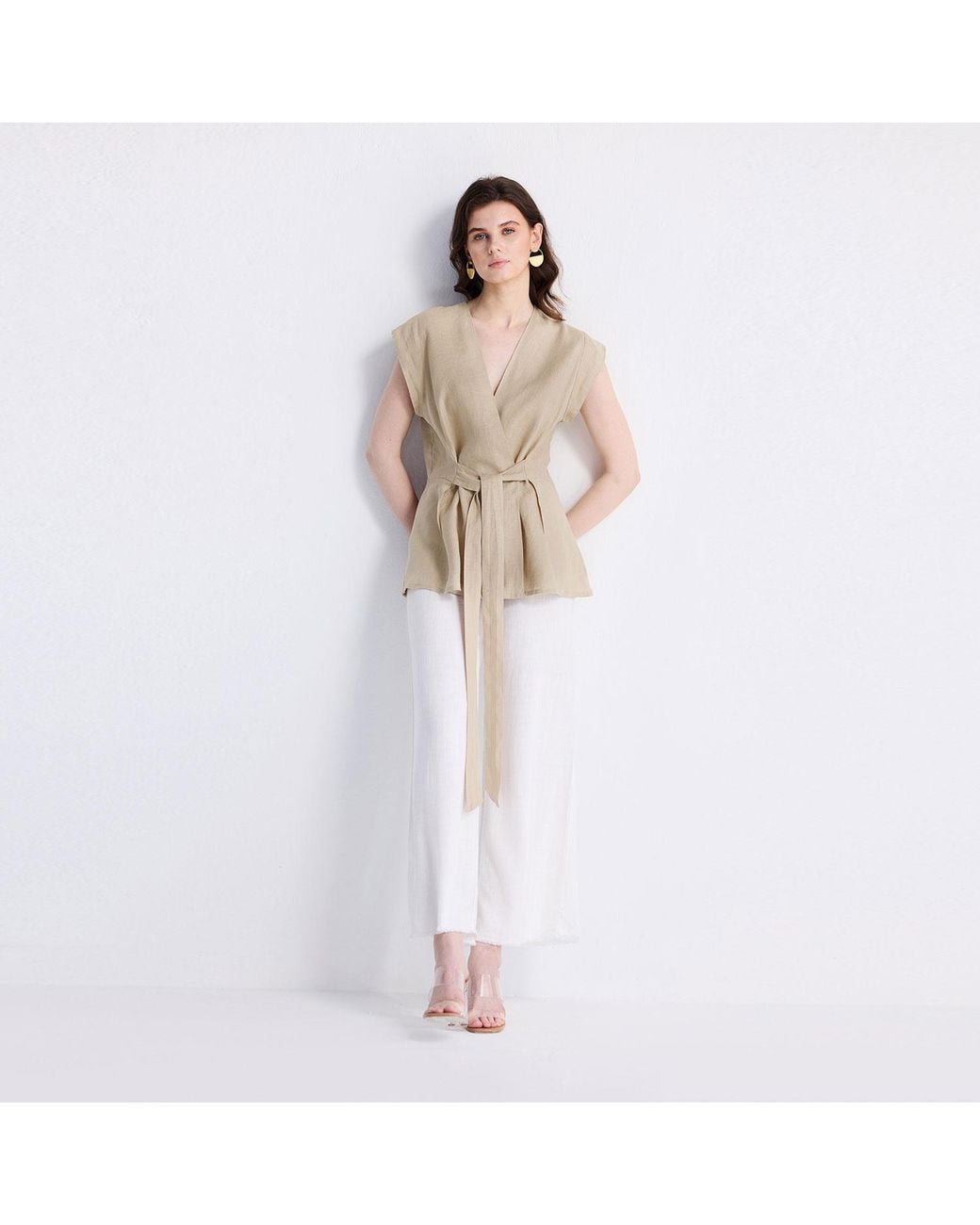 REISTOR Natural Neutrals Power Moves Short Sleeve Top