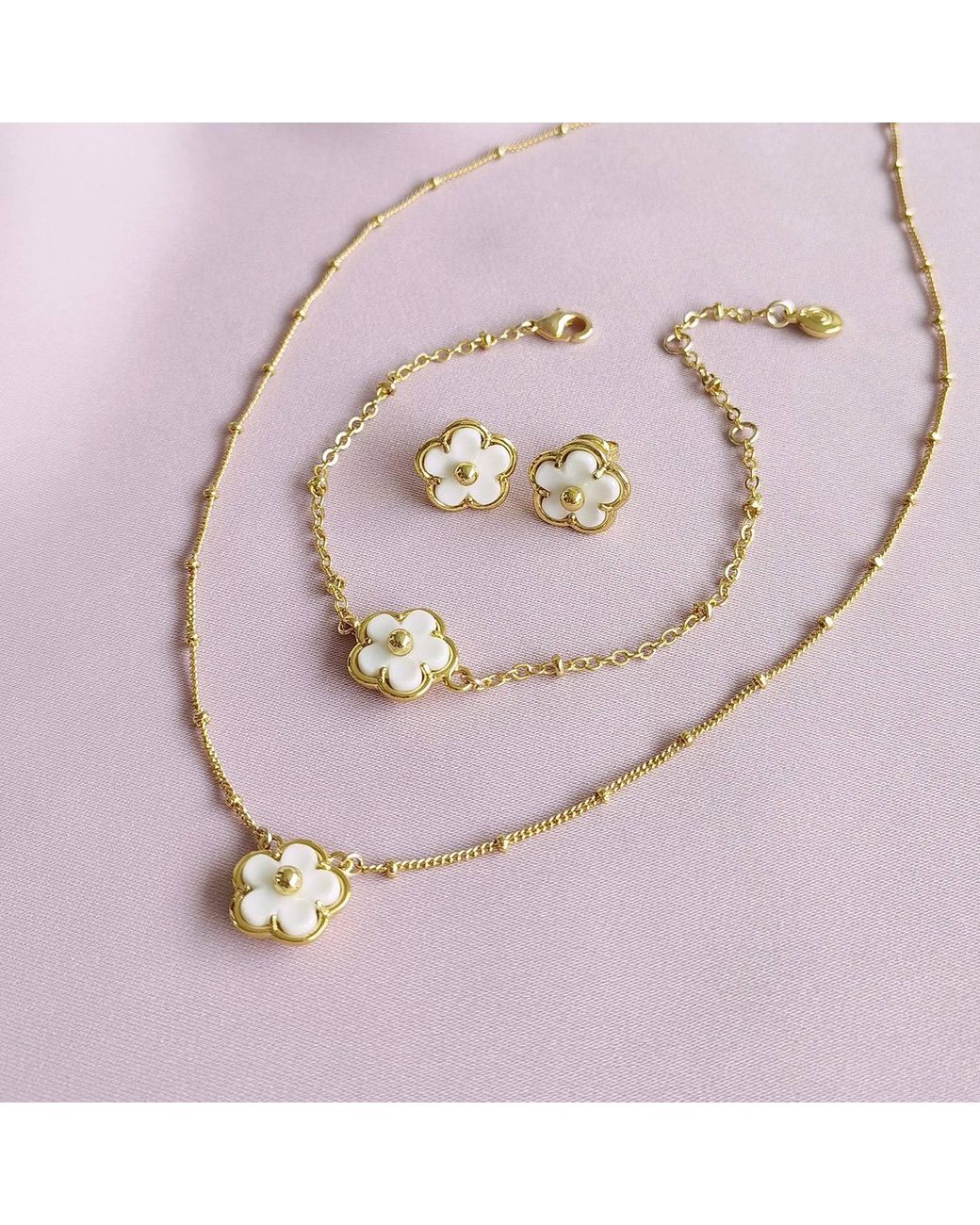POPORCELAIN Metallic Mini Porcelain Daisy Necklace