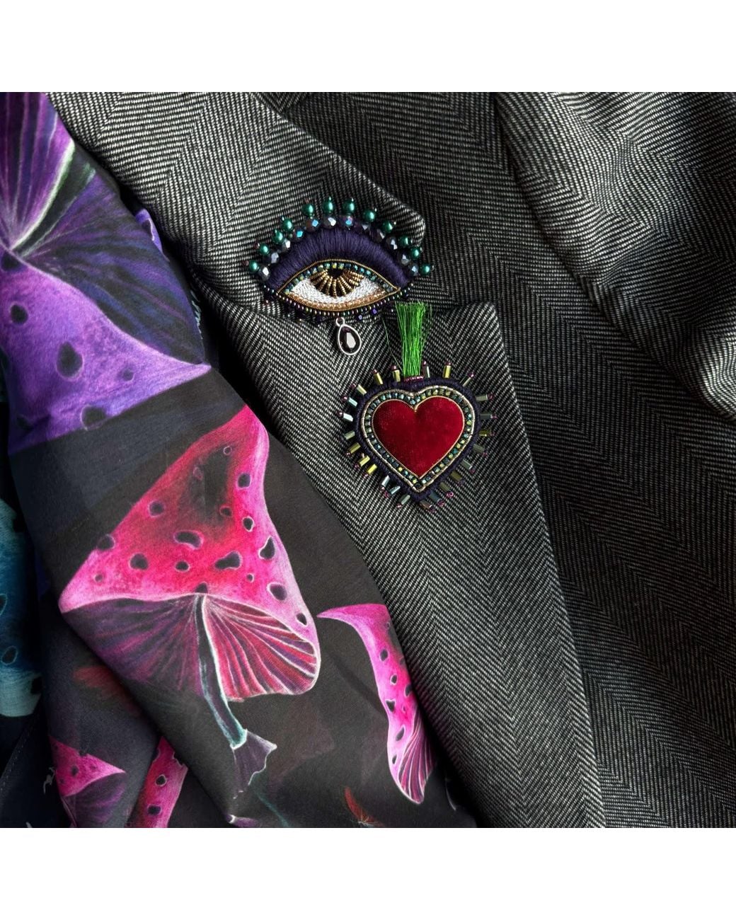 VETKA Green Heart Statement Brooch – Flame Secret
