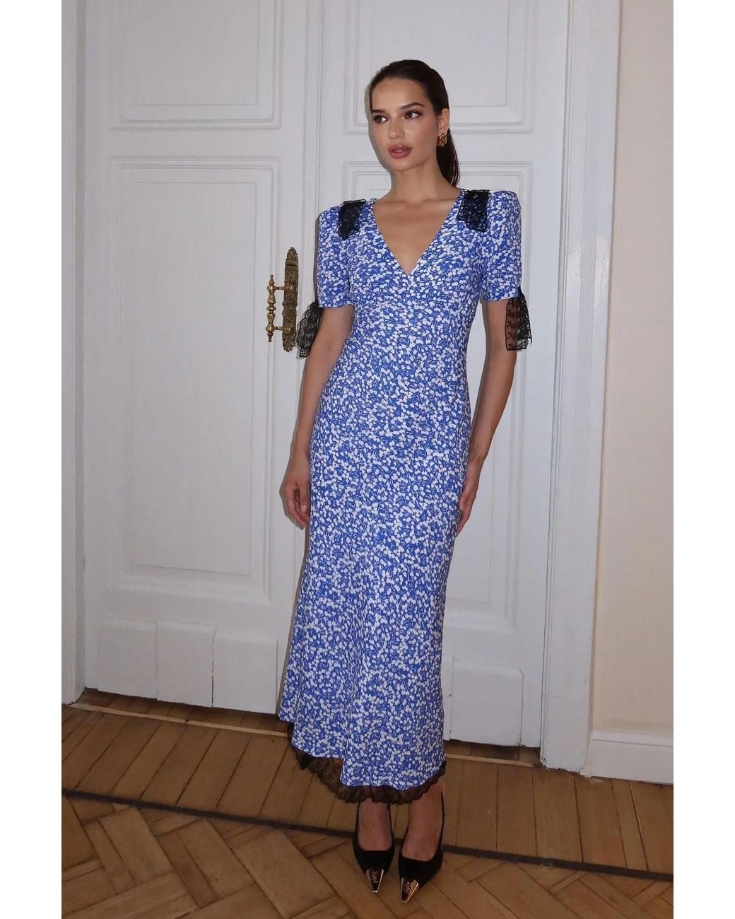 POST MERIDIEM Blue Fitted Lace Midi Dress With Short Sleeves