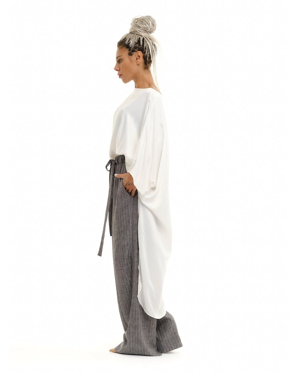 Clothes by Locker Room White Off-The-Shoulder Maxi Tunic