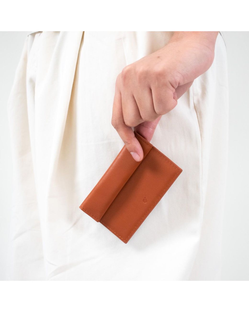 godi. Brown Compact Leather Coin And Card Holder for men