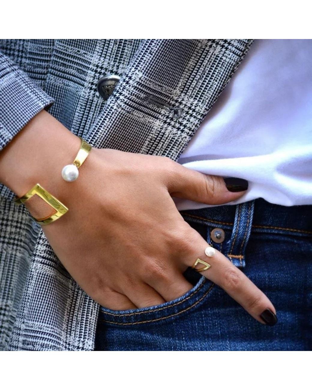 LINYA JEWELLERY Metallic Pearl Cuffs