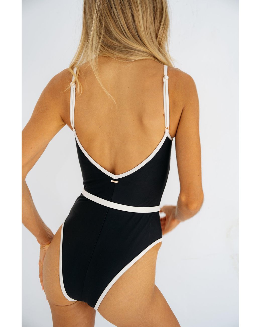 IVY SWIMWEAR Black Muse Monokini