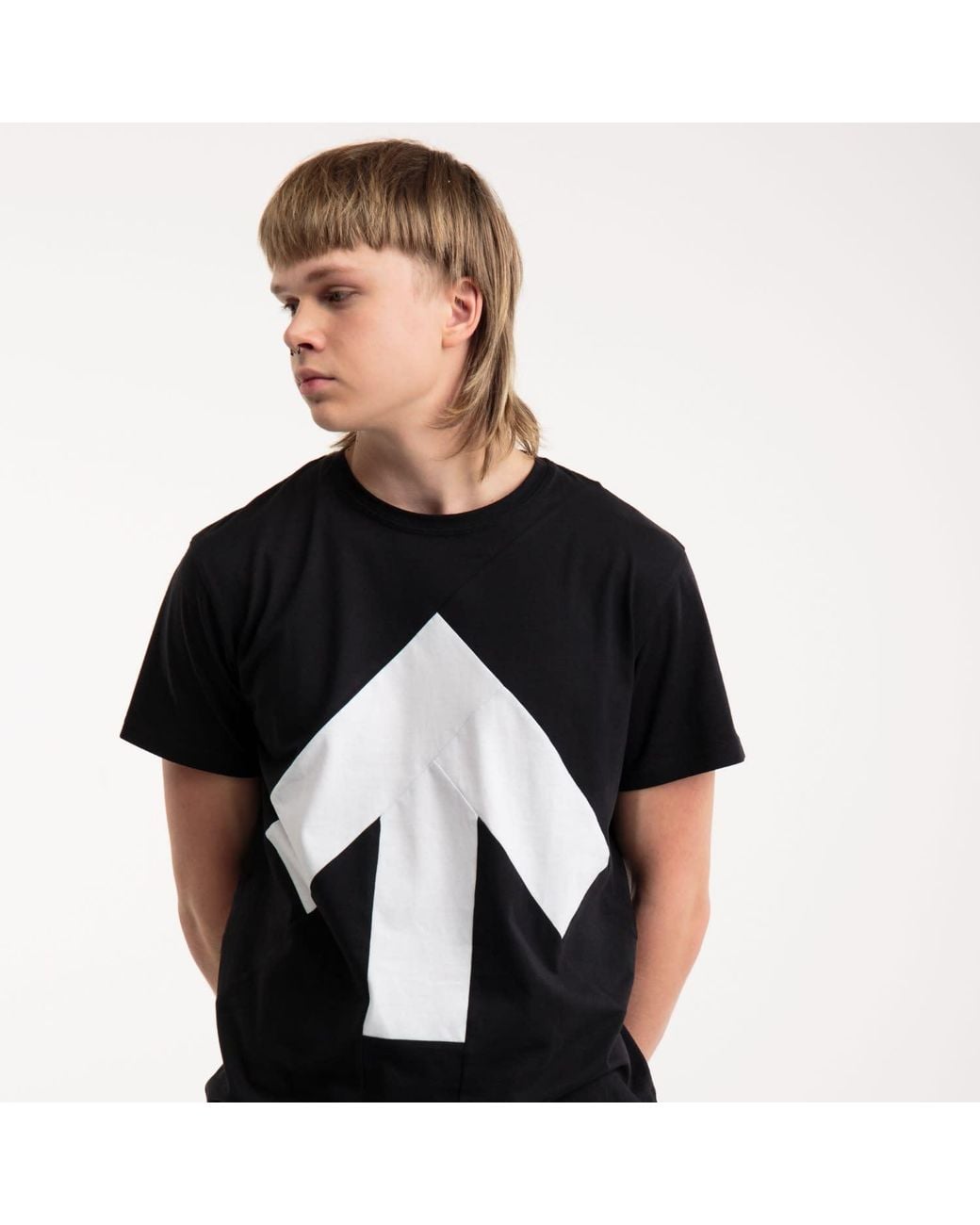 Reet Aus Black T-Shirt For Arrow for men