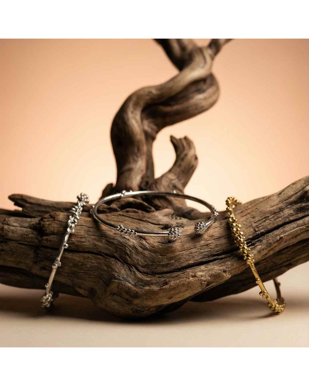 Dainty London Metallic Dainty Grain Bangle