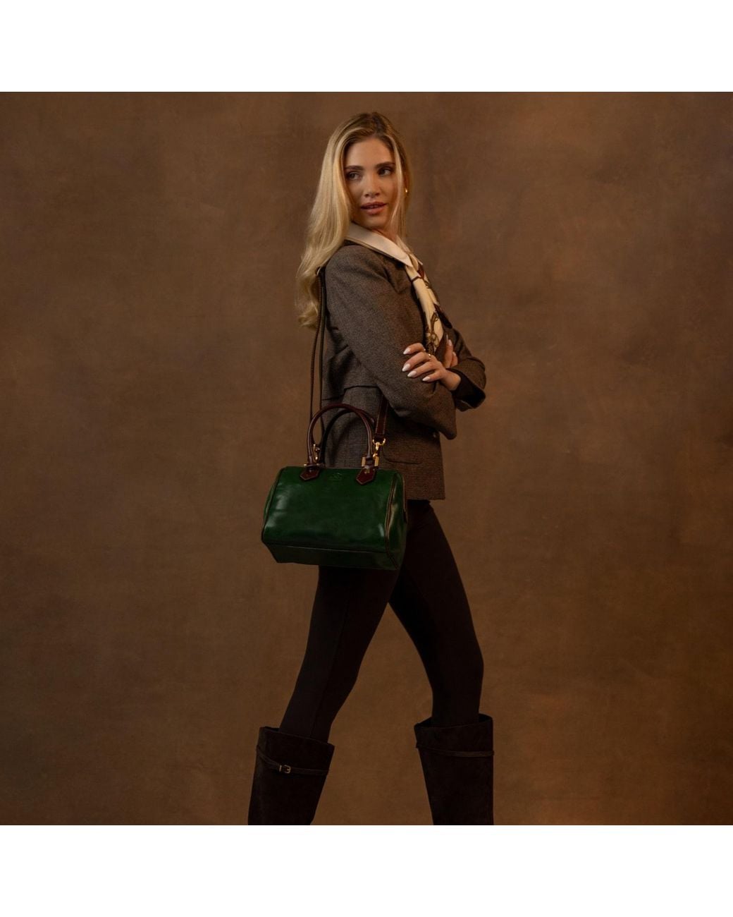 Time Resistance Green Leather Barrel Bag
