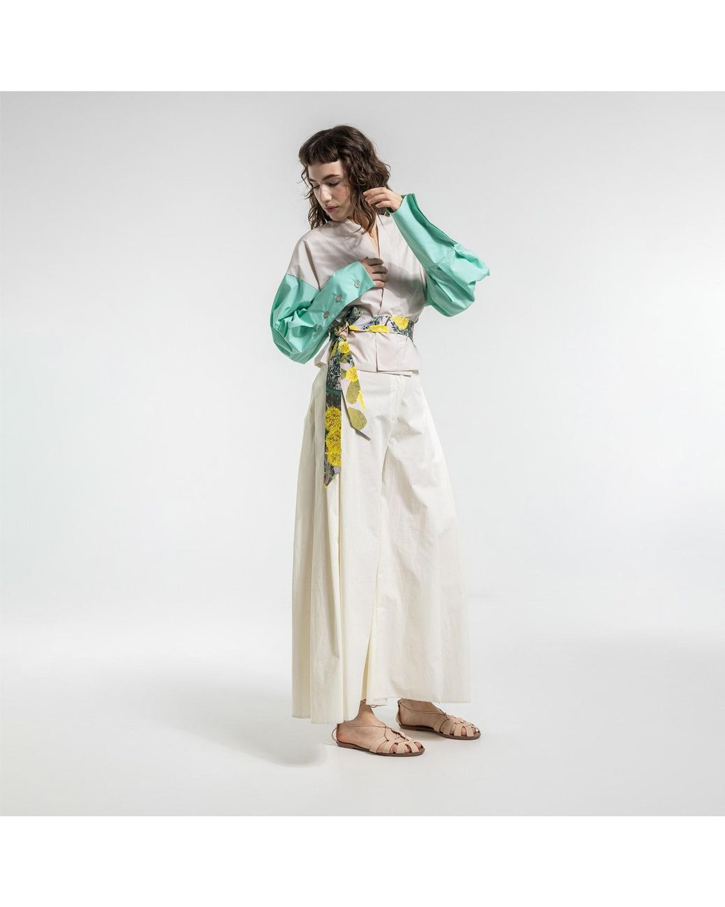 ARTISTA Green Neutrals Anis V-Neck Shirt