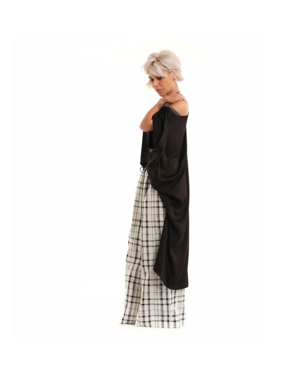 Clothes by Locker Room Black Off-The-Shoulder Maxi Tunic