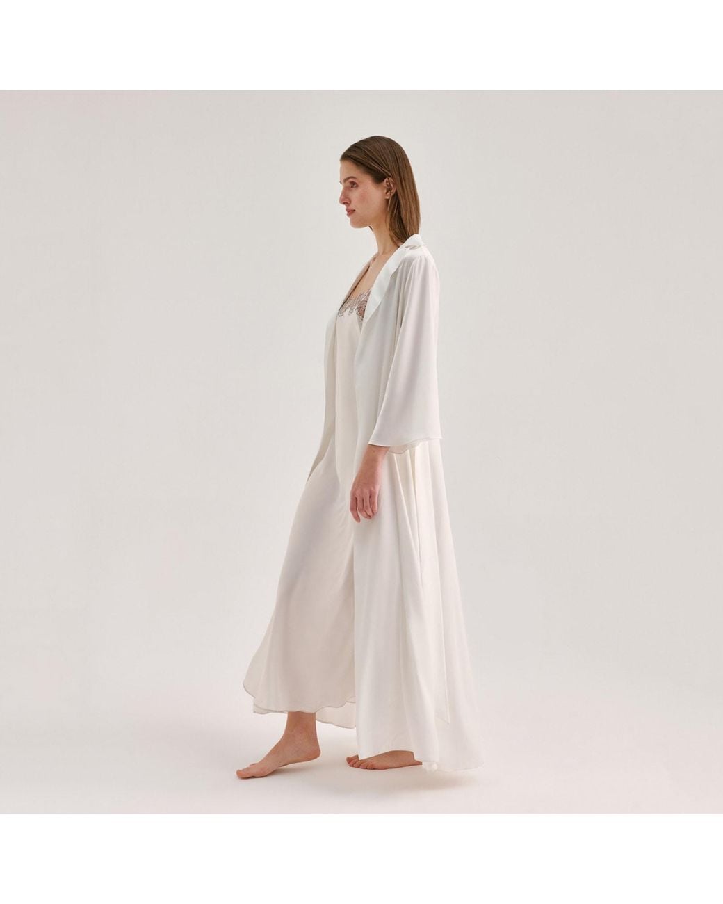 Avenue 8 White Silk Maxi Collar Robe