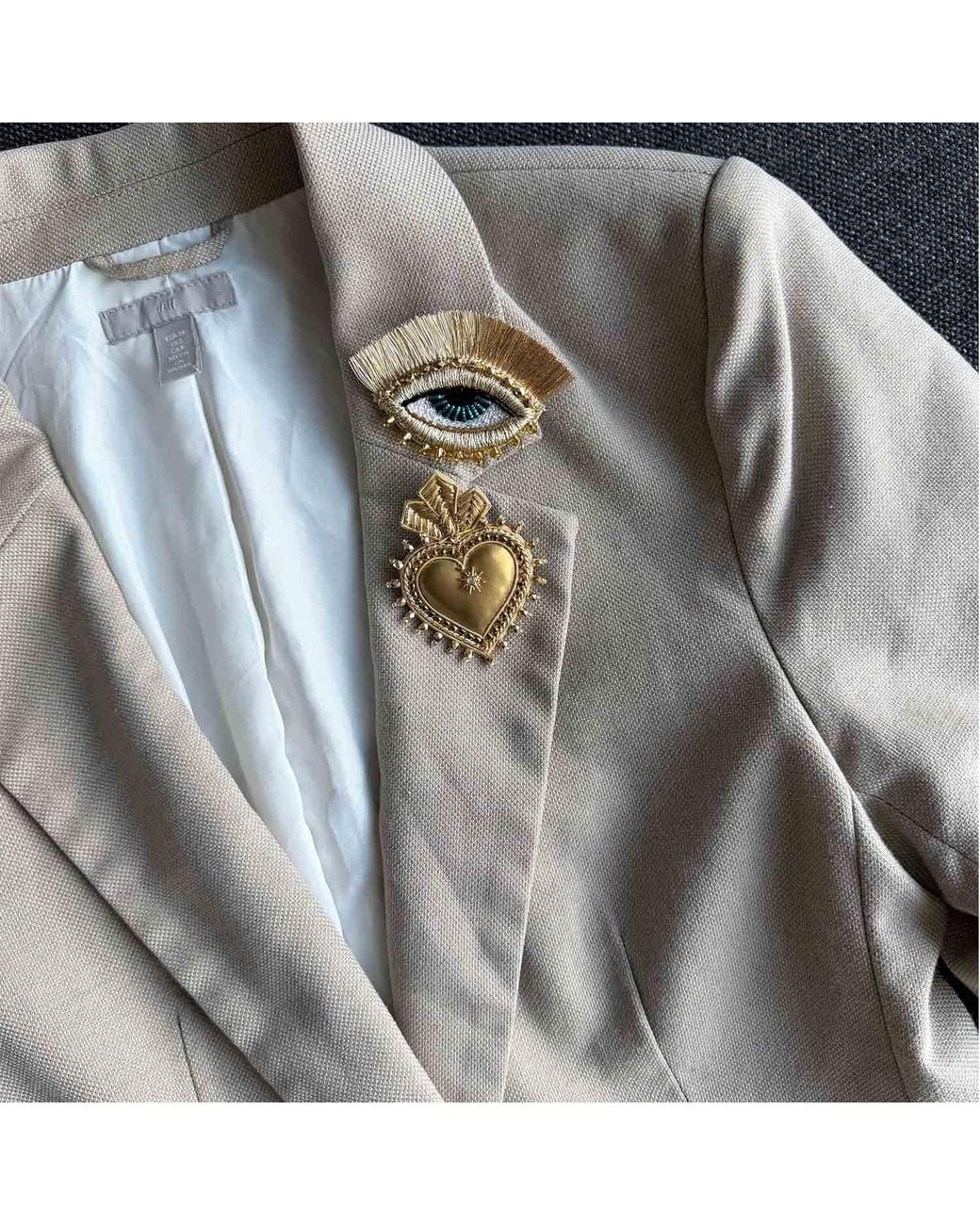 VETKA Metallic Heart Brooch – Golden Secret