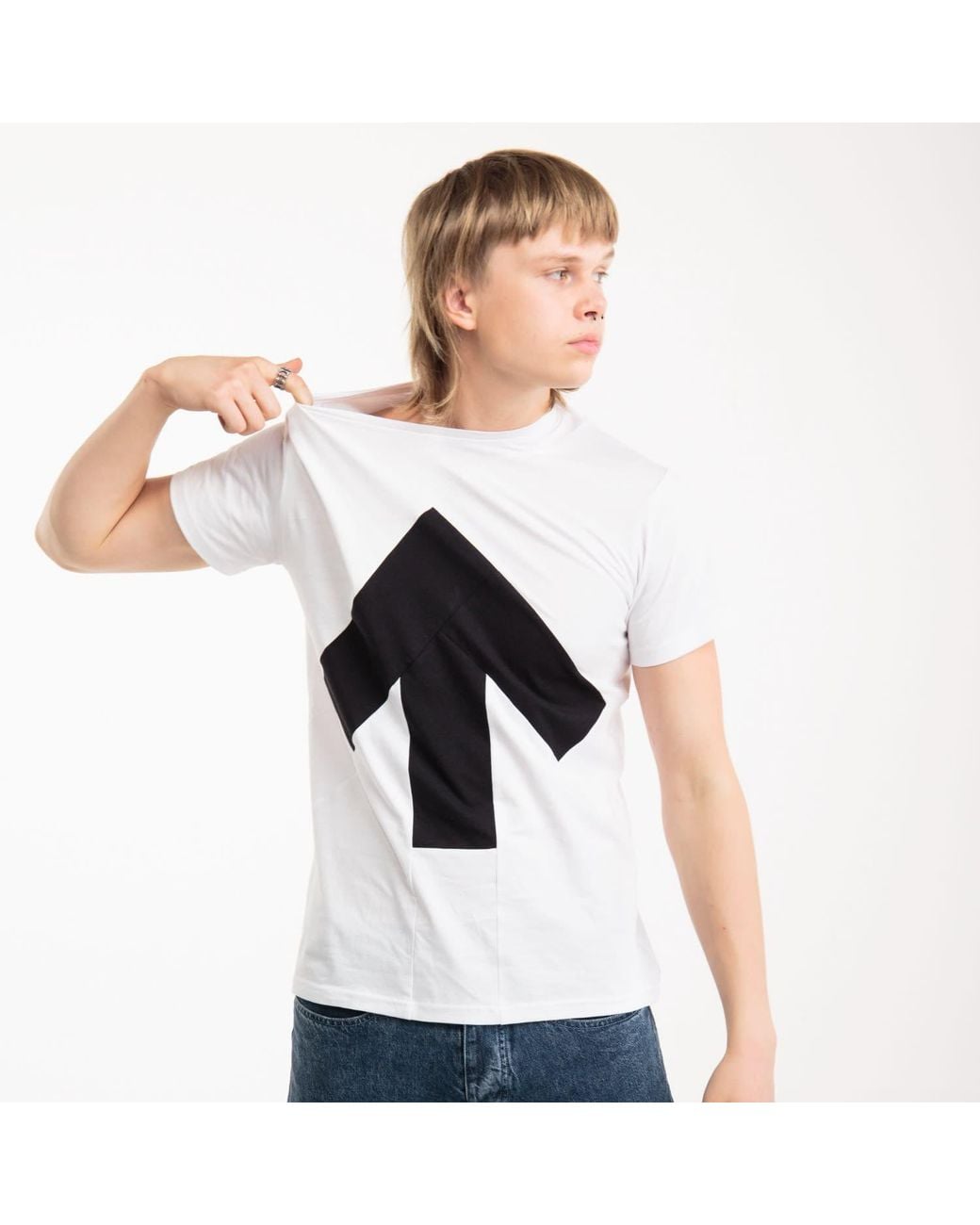 Reet Aus White T-Shirt For Arrow for men