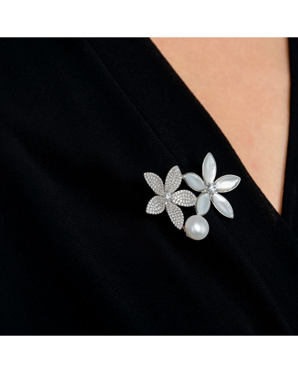 Latelita London White Everlasting Blossoms Mother Of Pearl Brooch