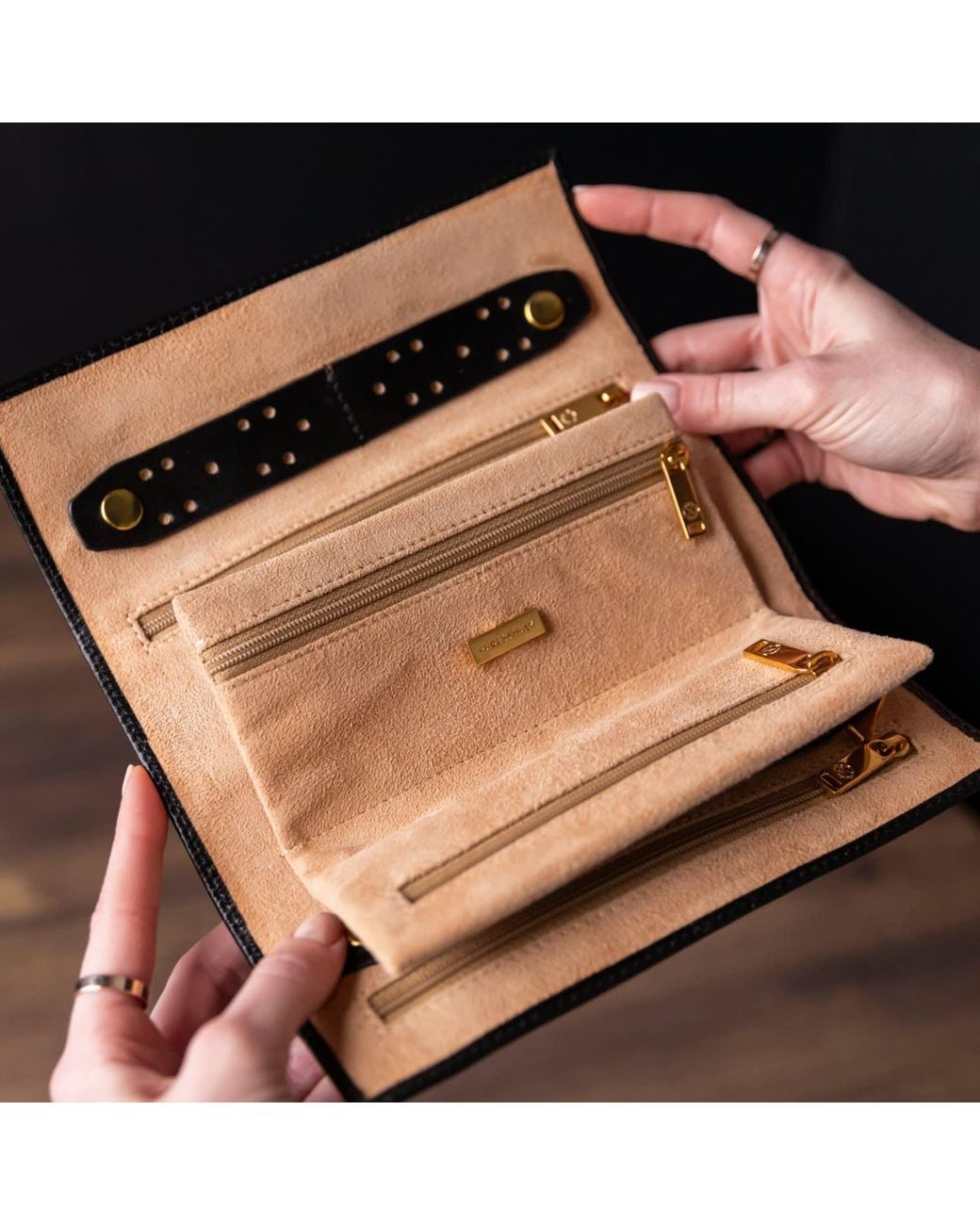 Time Resistance Black Leather Jewelry Case