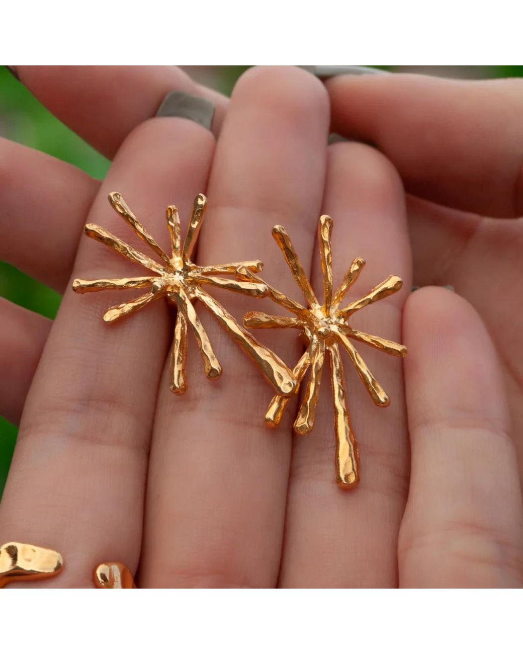 LINYA JEWELLERY Metallic Big Flow Earrings