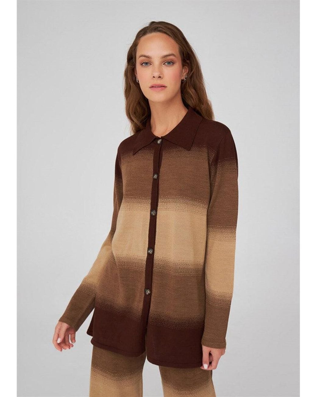 Peraluna Brown Polo-Neck Color Transition Knitwear Cardigan