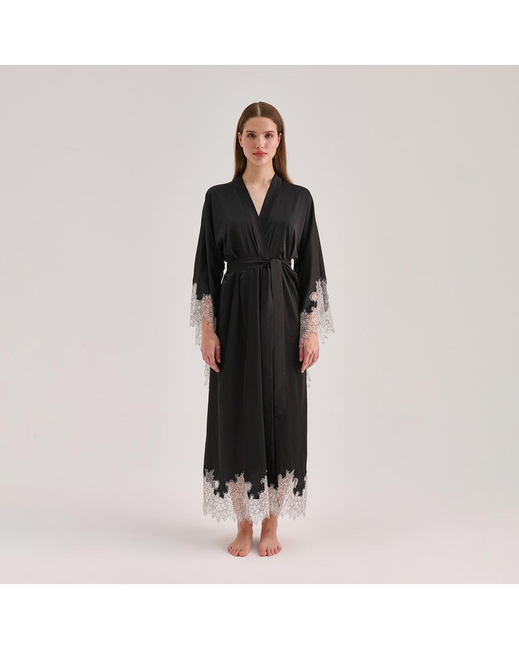 Avenue 8 Black Lace Detailed Maxi Robe