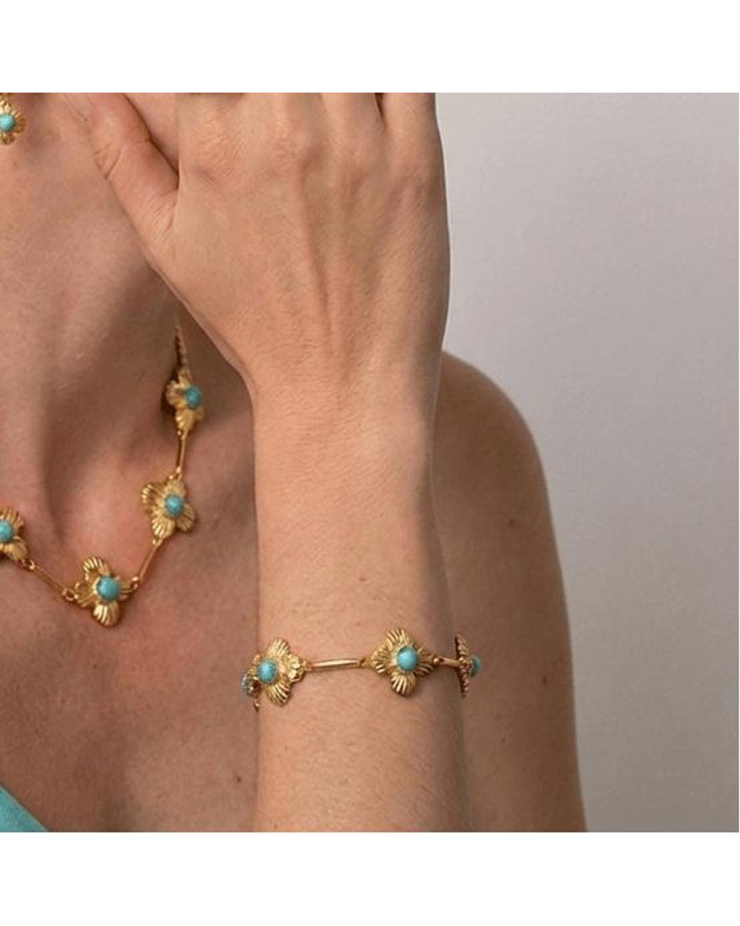 GEM BAZAAR Blue Fleur D'Amour Bracelet
