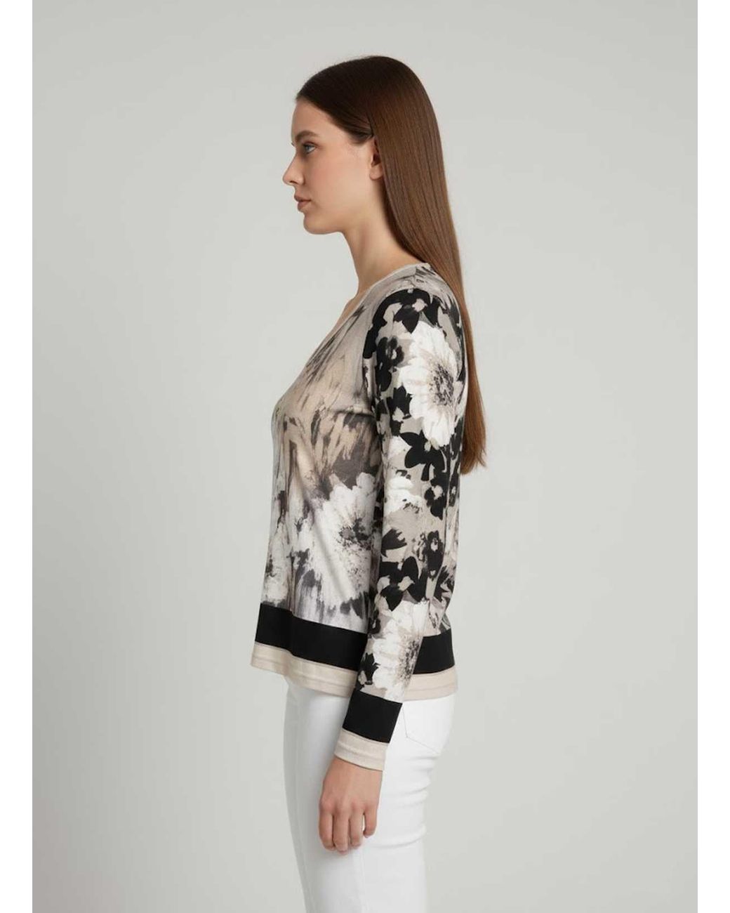 Conquista Black Neutrals Abstract Print Long-Sleeve V-Neck Top