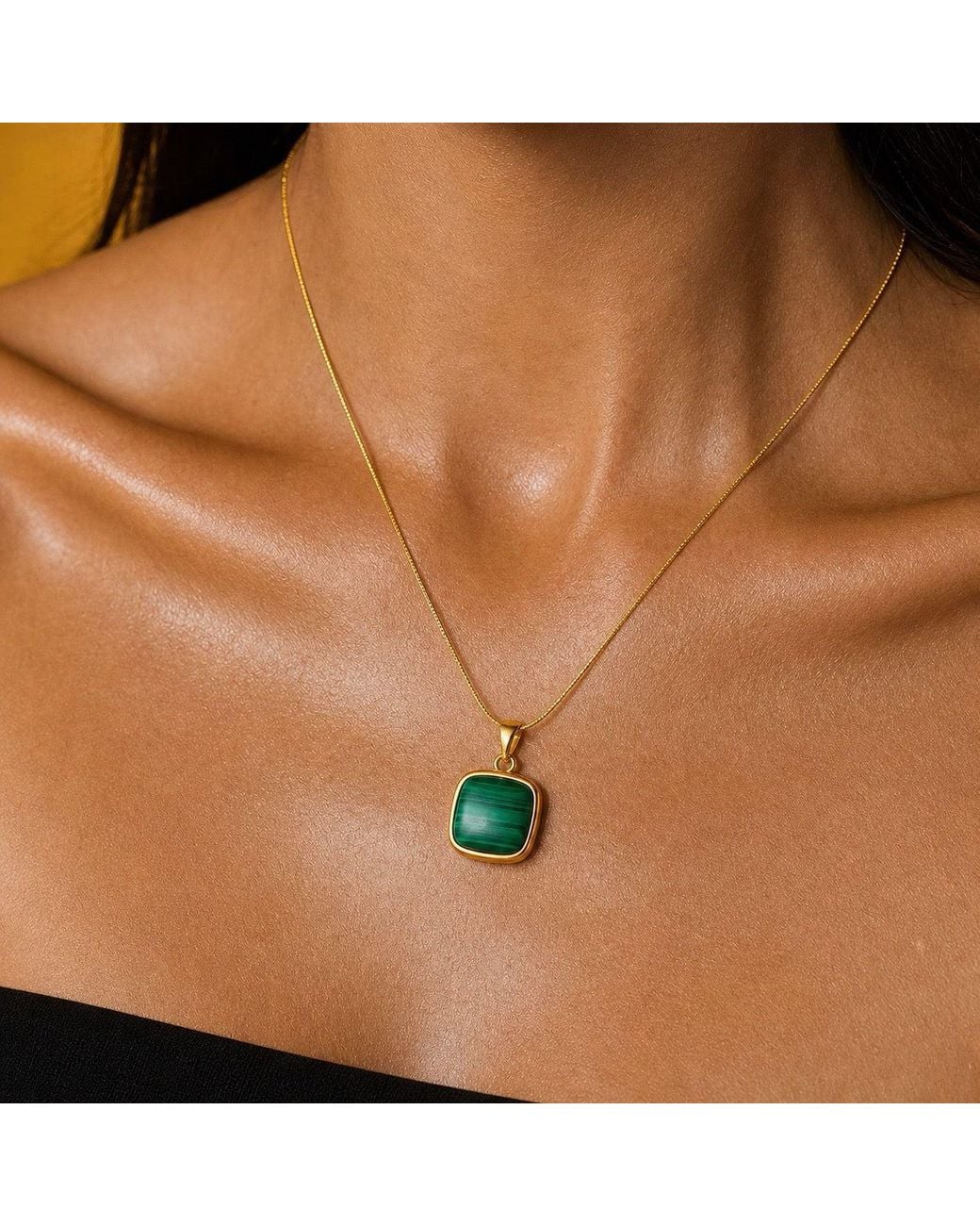 Saéa Metallic Dainty Malachite Pendant Necklace On-Filled Snake Chain