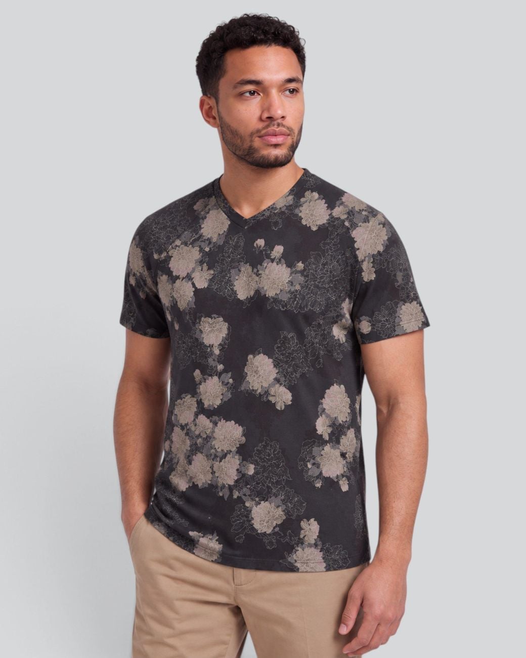 Lords of Harlech Black Maze Lans Floral Stretch Cotton V-Neck Tee for men